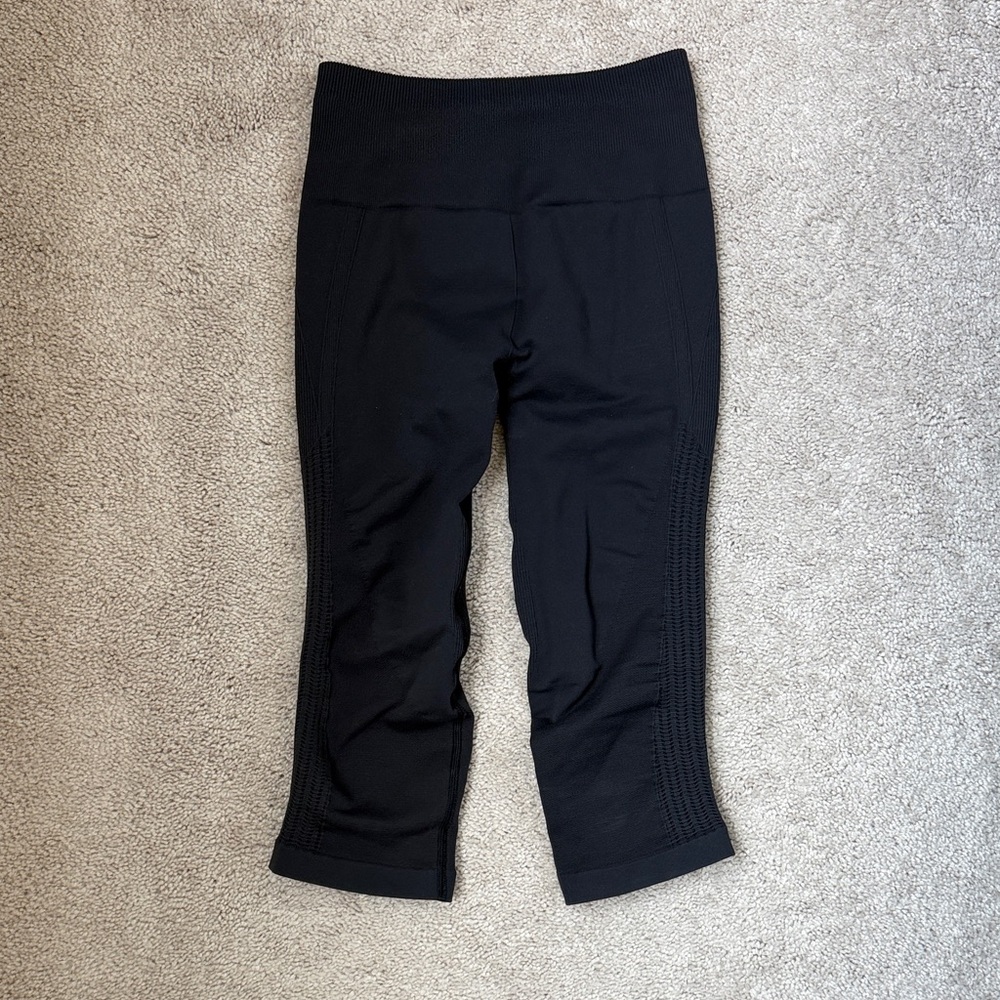 Lululemon In the Flow Cropped Leggings